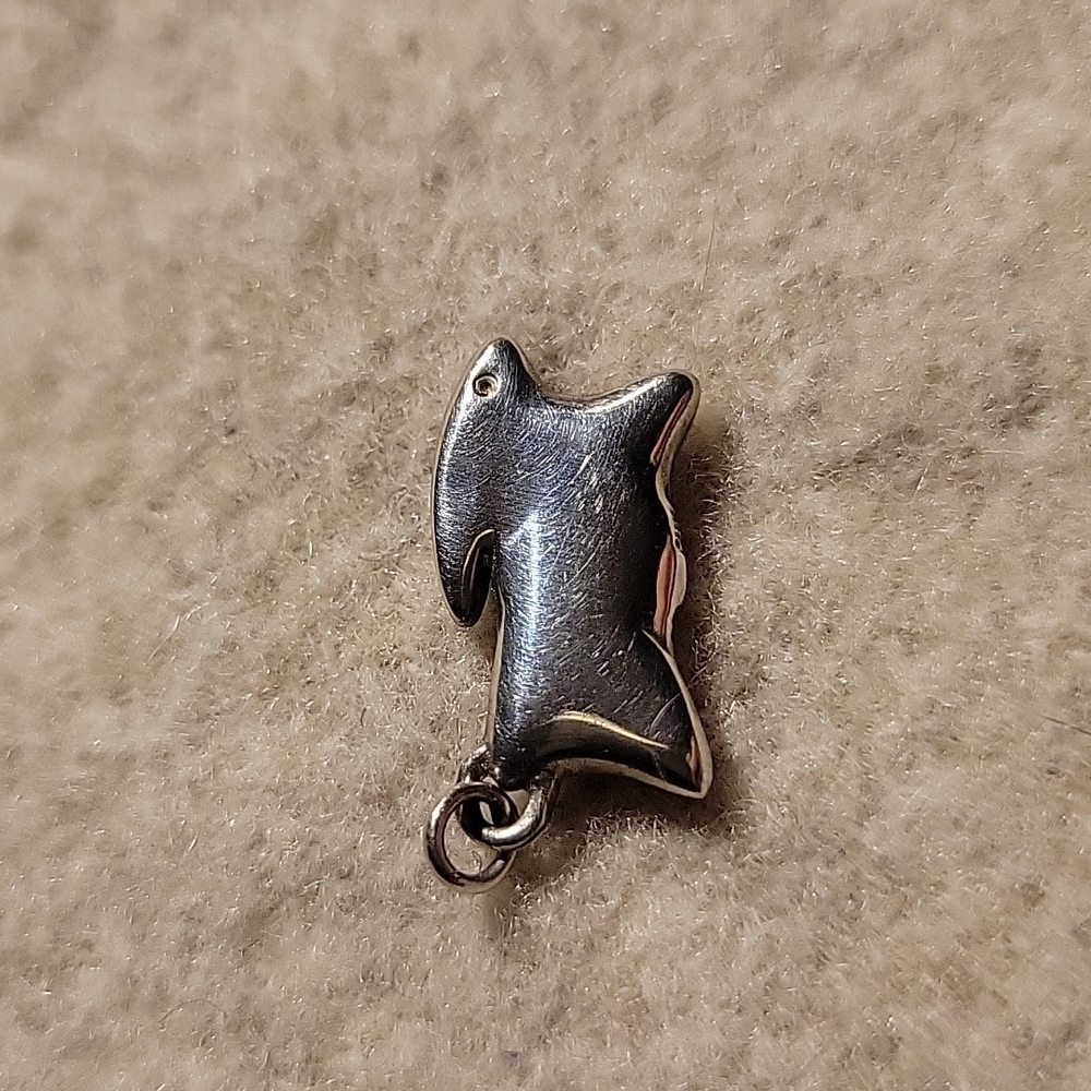 Mignon Faget petite bunny charm
